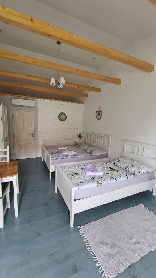 La Bobul Apartments Drnholec 외부 사진