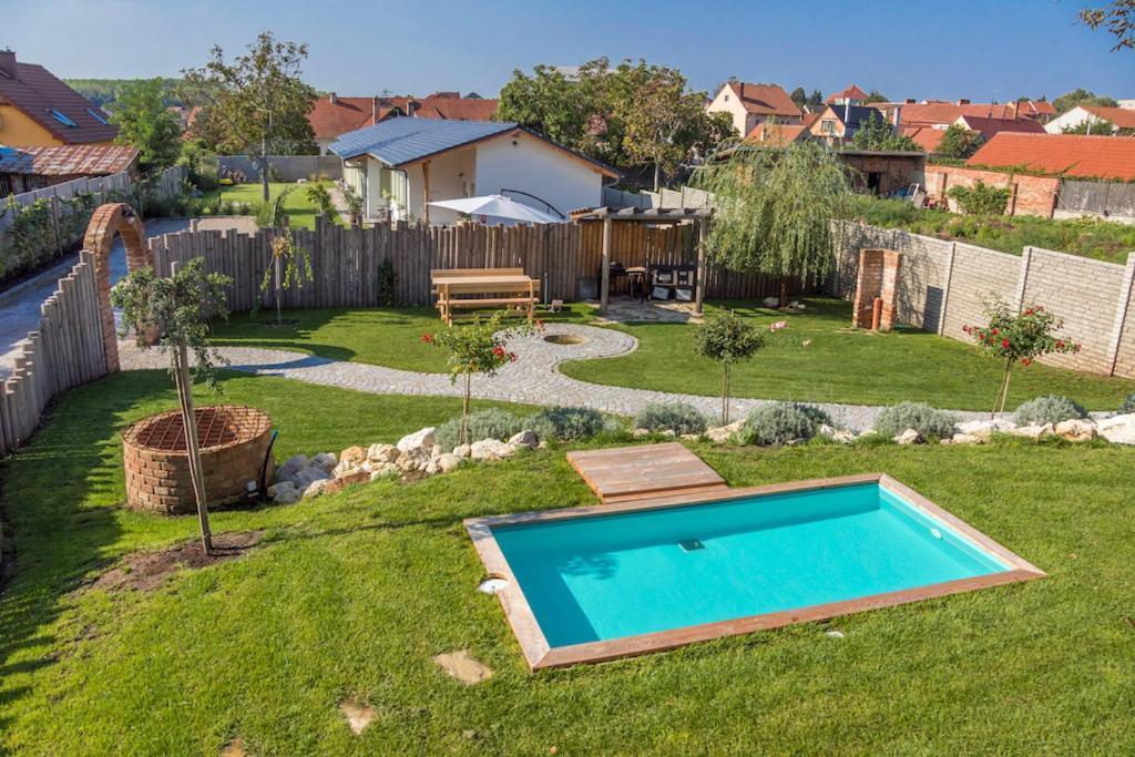 La Bobul Apartments Drnholec 외부 사진